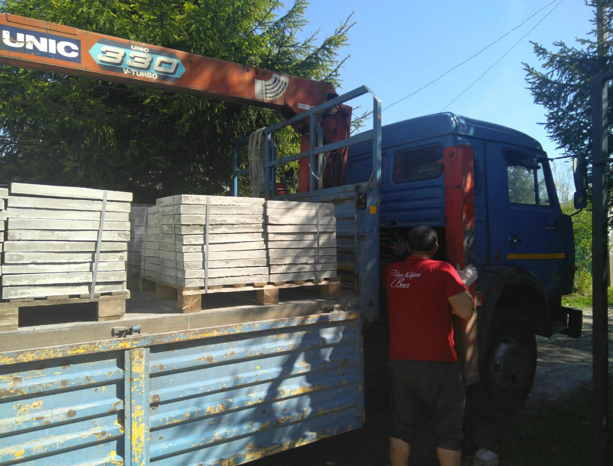 Доставка тротуарной плитки камазом